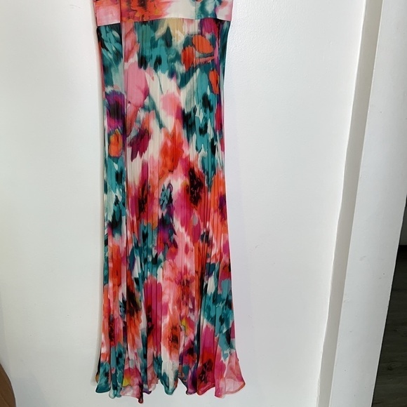 Eliza J Pleated Chiffon Floral Halter Maxi Dress Size 10 - Picture 5 of 7